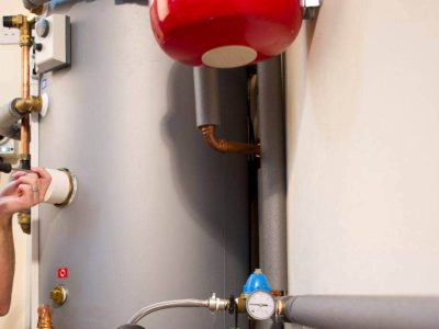 Hot water cylinder